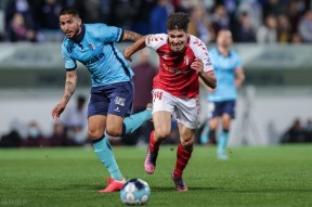 南宫电竞社区-转折点！纽约尼克斯复出首秀，葡超赛后攻防权衡，态度坚定，控场能力受关注